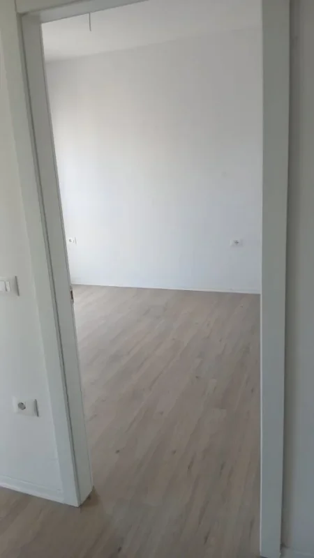 Shqiperi, shitet apartament 2+1 , 