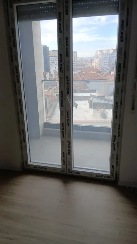 Shqiperi, shitet apartament 2+1 , 