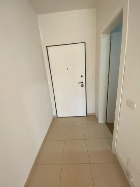 Tirane, jepet me qera zyre Kati 3, 68 m² 85.000Lek/muaj (rruga e kosovareve)