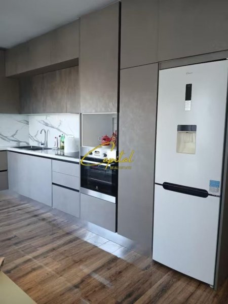 Tirane, jepet me qera apartament 1+1 Kati 9, 70 m² 700 € (21 DHJETORI)