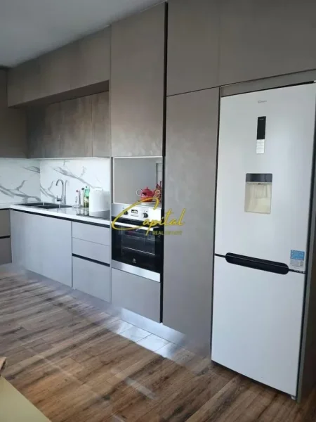 Tirane, jepet me qera apartament 1+1 Kati 9, 70 m² 700 € (21 DHJETORI)
