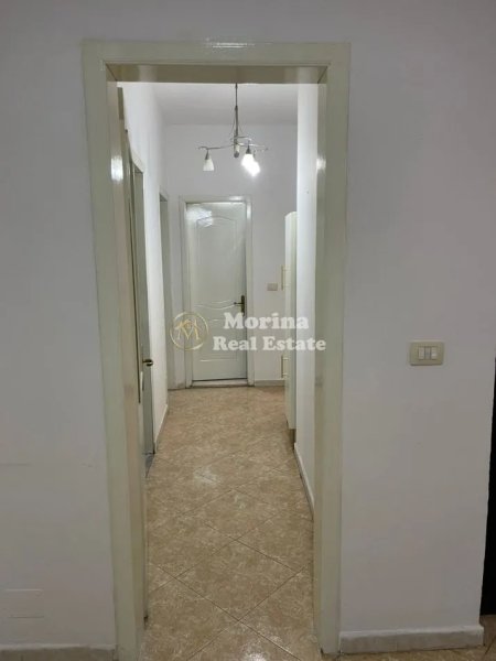 Tirane, jepet me qera apartament 2+1 Kati 4, 100 m² 700 € (Komuna e Parisit)