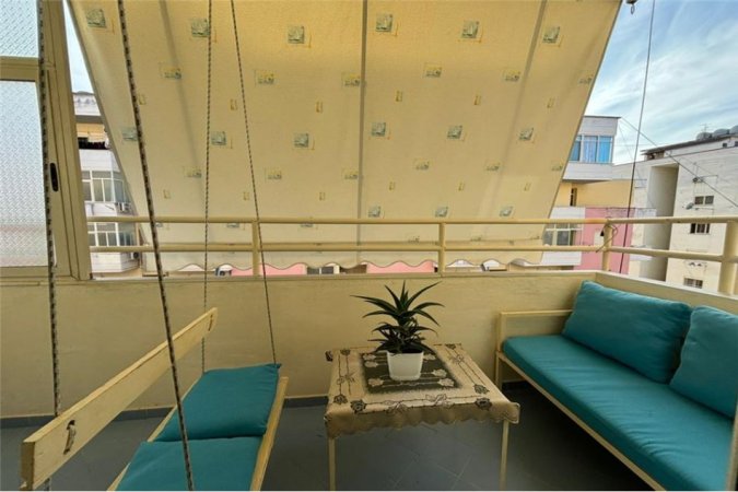 Vlore, jepet me qera apartament 2+1+Ballkon Kati 6, 85 m² 30.000 € (Rruga Hasan Kushta Skele, Vlorë)