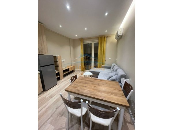 Tirane, jepet me qera apartament 1+1 Kati 6, 65 m² 500 € (RRUGA KARL GEGA)