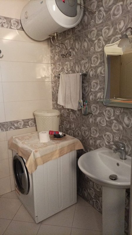 Tirane, jepet me qera 2+1 Kati 3, 98 m² 700 € (Fusha Aviacionit)