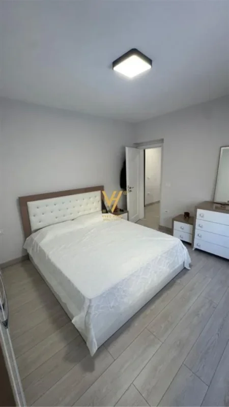 Tirane, jepet me qera apartament 1+1+Ballkon Kati 4, 50 m² 650 € (RRUGA E ELBASANIT)