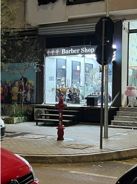 Tirane, shitet dyqan Kati 0, 41 m² 81.300 € (Yzberisht)