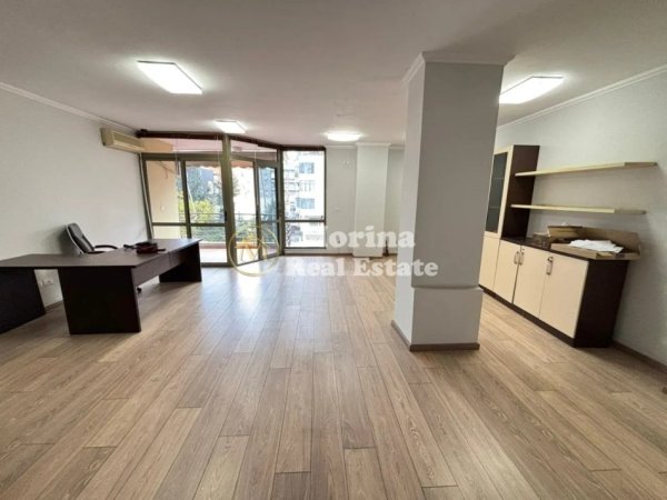 Tirane, shitet apartament 2+1 Kati 3, 103 m² 258.000 € (21 Dhjetori)