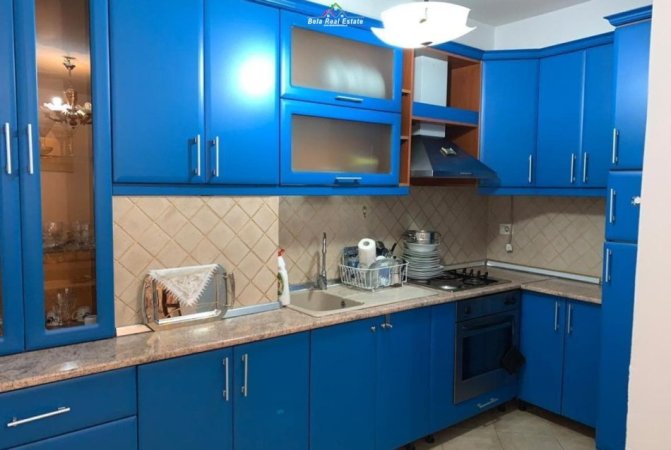 Tirane, shes apartament 1+1 Kati 12, 80 m² 165.000 € (Rruga Karl Gega)