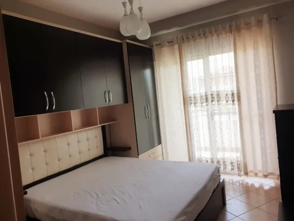Tirane, jepet me qera apartament 1+1 Kati 1, 65 m² 350 €