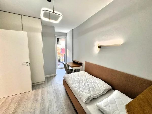 Tirane, jepet me qera apartament 2+1 Kati 5, 83 m² 1.300 € (Rruga e Dibres)