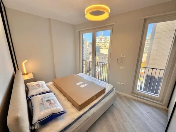 Tirane, jepet me qera apartament 2+1 Kati 5, 83 m² 1.300 € (Rruga e Dibres)