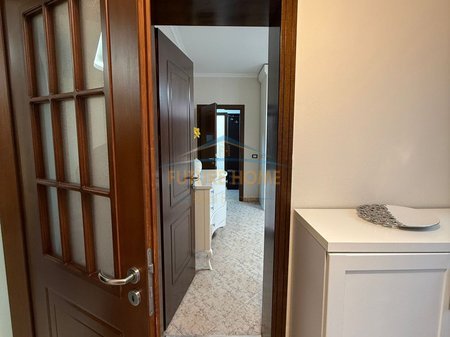 Shitet, Apartament 2+1, Rruga Hoxha Tahsim, Tiranë. AREA61380