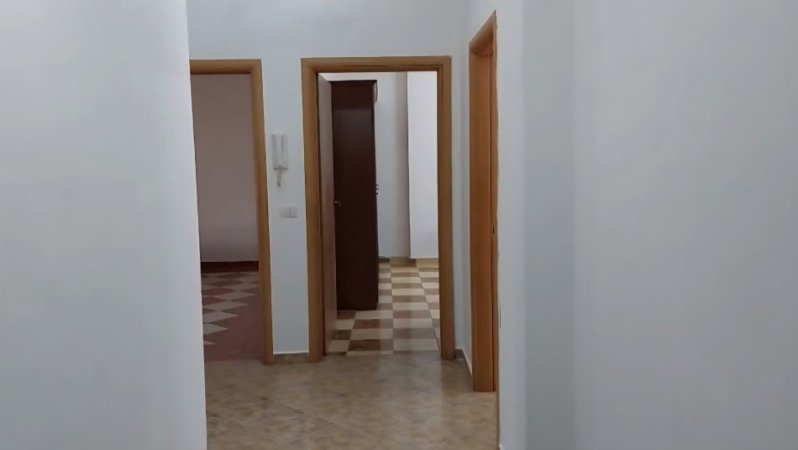 Tirane, jepet me qera apartment 2 +1 500 € Pas Kristalit