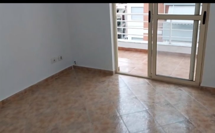 Tirane, jepet me qera apartment 2 +1 500 € Pas Kristalit