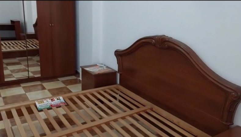 Tirane, jepet me qera apartment 2 +1 500 € Pas Kristalit