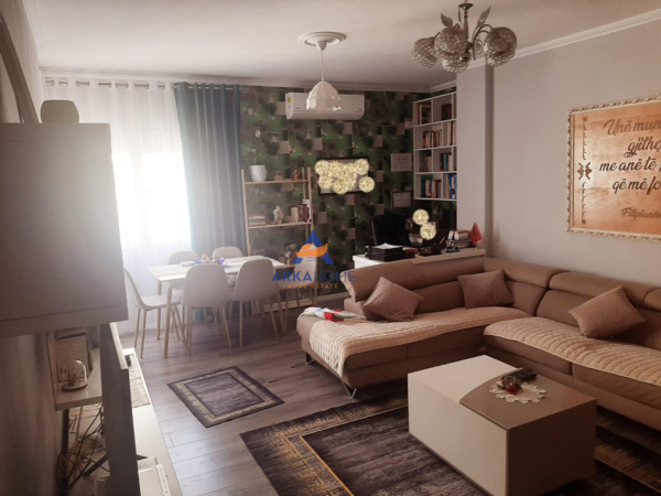 Tirane, shitet apartament 2+1+Ballkon Kati 4, 99 m² 165.000 € (FRESK)