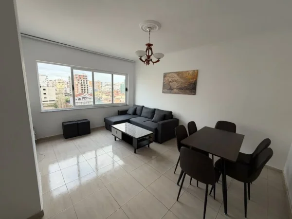 Tirane, jepet me qera apartament 2+1+Ballkon Kati 4, 85 m² 450 € 