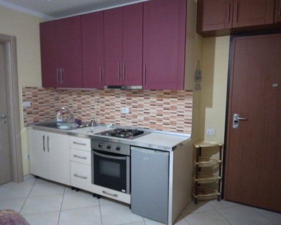 Tirane, jepet me qera apartament 1+1 Kati 3, 56 m² 400 € (Rruga Ali Demi , prane Museum of Natural Sciences Sabiha Kasimati .)