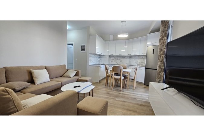 Jepet me qira apartament 1+1+post parkimi!