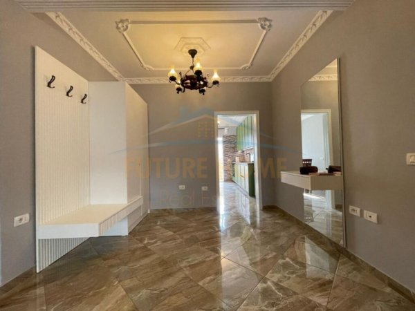 Tirane, jepet me qera apartament 2+1 Kati 4, 100 m² 850 € 