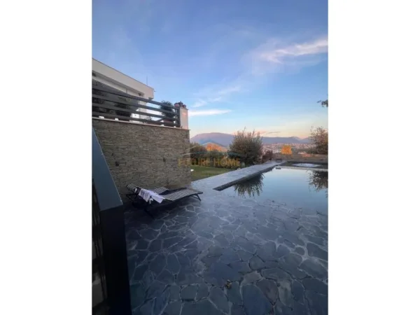 Tirane, shitet Vile 2 Katshe Kati 0, 2.250 m² 3.900.000 € (Teg)