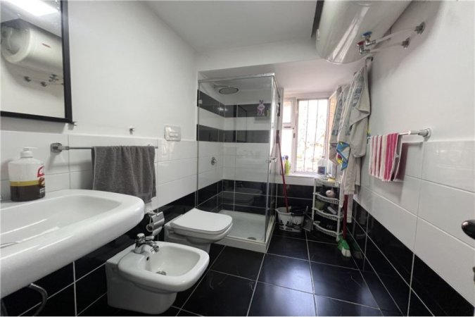 Vlore, shitet apartament 1+1 Kati 3, 58 m² 80.000 € (Qendër Qyteti, Albano &amp; Romina, Vlorë)