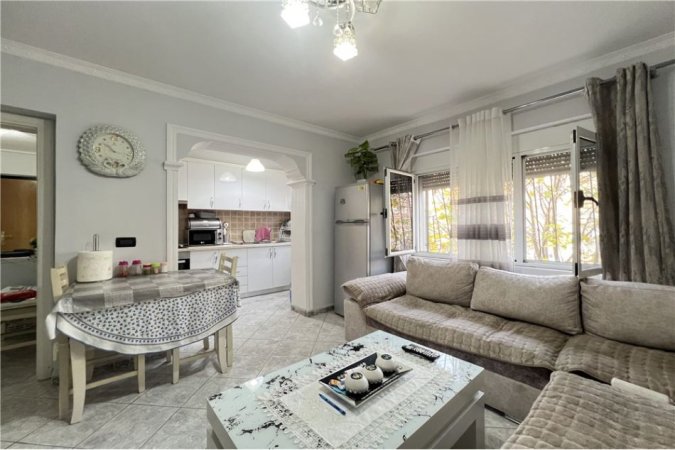 Vlore, shitet apartament 1+1 Kati 3, 58 m² 80.000 € (Qendër Qyteti, Albano &amp; Romina, Vlorë)