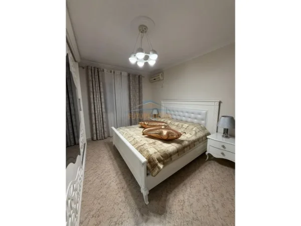 SHITET APARTAMENT 2+1 NE RRUGEN BARDHYL