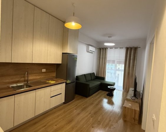 Tirane, jepet me qera apartament 1+1+Aneks+Ballkon Kati 3, 50 m² 500 € (rruga ali demi)