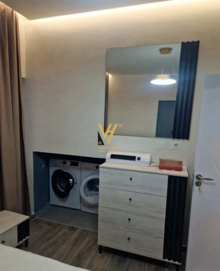 Tirane, jepet me qera apartament 2+1+Ballkon Kati 0, 84 m² 700 € (STACIONI I TRENIT)