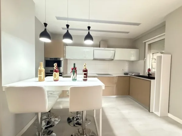 Tirane, shitet apartament 2+1 , 92 m² 146.000 € 