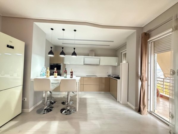 Tirane, shitet apartament 2+1 , 92 m² 146.000 € 