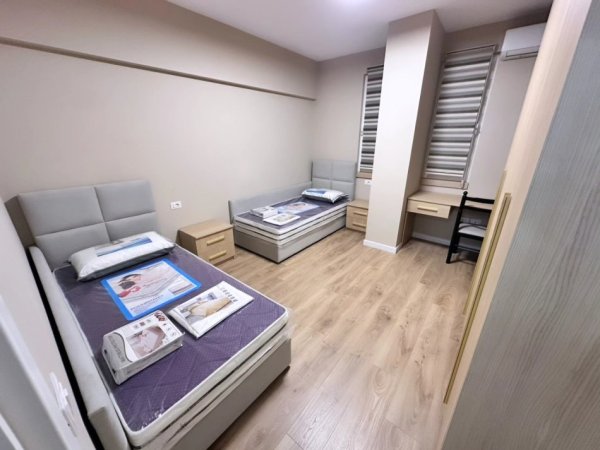 Tirane, shitet apartament 2+1 , 105 m² 165.000 € 
