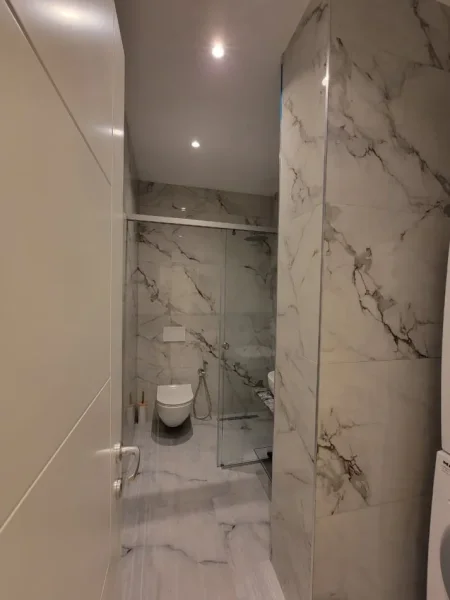 Tirane, jepet me qera apartament 1+1 Kati 0, 65 m² 620 € (Prane Rruges Durresit)