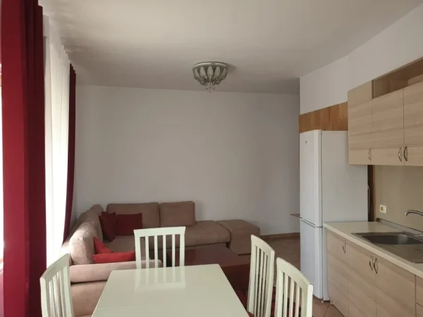Tirane, jepet me qera 1+1 Kati 2, 65 m² 350 € (Yzberisht)