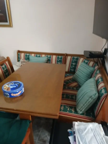 Tirane, jepet me qera apartament 2+1+Ballkon Kati 4, 75 m² (Rruga Qemal Stafa (Shkolla e Kuqe))