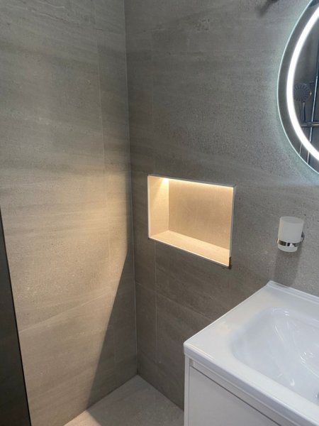 Tirane, jepet me qera Vile 1+1 Kati 1, 55 m² 400 € (Laprake)