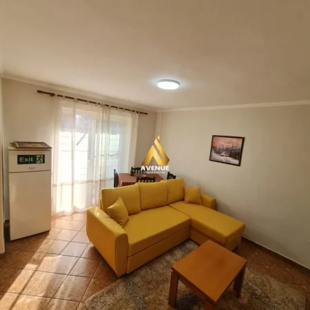 Tirane, jepet me qera apartament 2+1+Ballkon Kati 5, 75 m² 560 € (Rruga e Elbasanit)