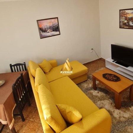 Tirane, jepet me qera apartament 2+1+Ballkon Kati 5, 75 m² 560 € (Rruga e Elbasanit)