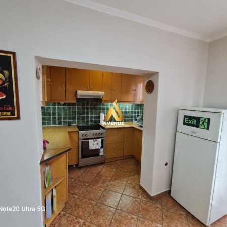 Tirane, jepet me qera apartament 2+1+Ballkon Kati 5, 75 m² 560 € (Rruga e Elbasanit)