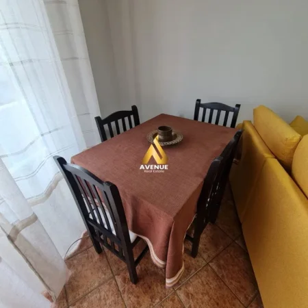 Tirane, jepet me qera apartament 2+1+Ballkon Kati 5, 75 m² 560 € (Rruga e Elbasanit)