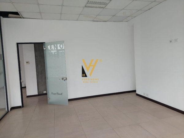 Tirane, shitet zyre Kati 2, 210 m² 650.000 € (RRUGA E KAVAJES)