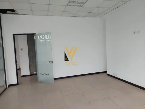 Tirane, shitet zyre Kati 2, 210 m² 650.000 € (RRUGA E KAVAJES)