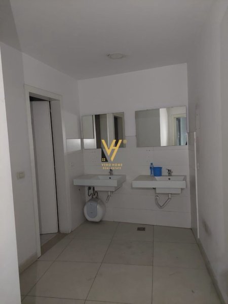 Tirane, shitet zyre Kati 2, 210 m² 650.000 € (RRUGA E KAVAJES)