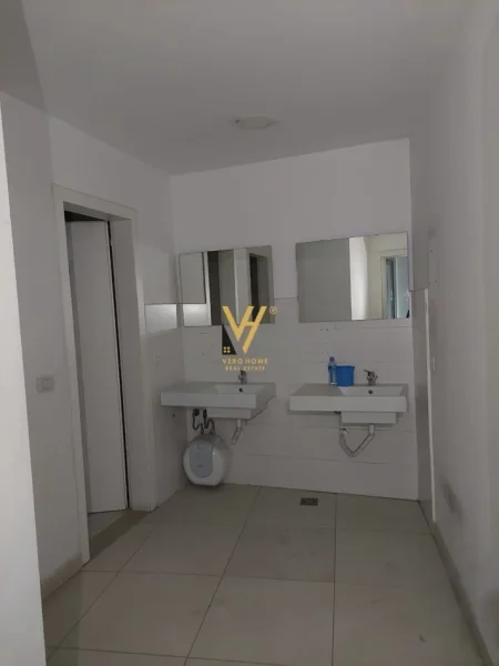 Tirane, shitet zyre Kati 2, 210 m² 650.000 € (RRUGA E KAVAJES)