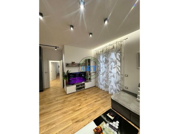 Durres, shitet apartament 2+1 Kati 3, 100 m² 200.000 € (Qender)