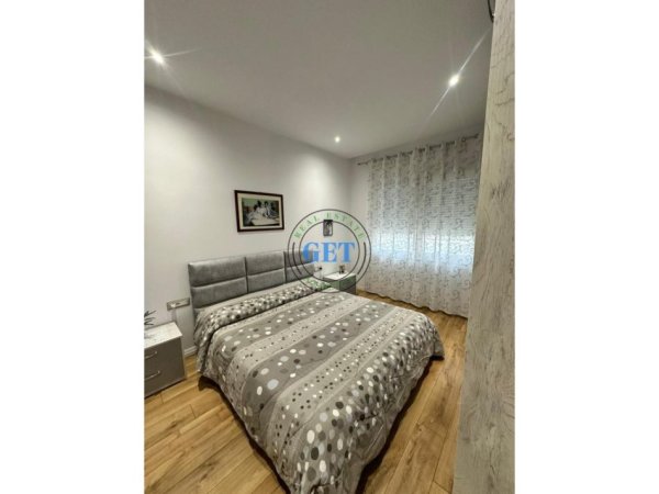Durres, shitet apartament 2+1 Kati 3, 100 m² 200.000 € (Qender)