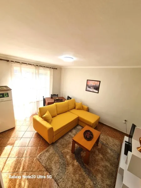 Jepet me Qera Apartament 2+1 tek Rruga e Elbasanit  ,  550 Euro