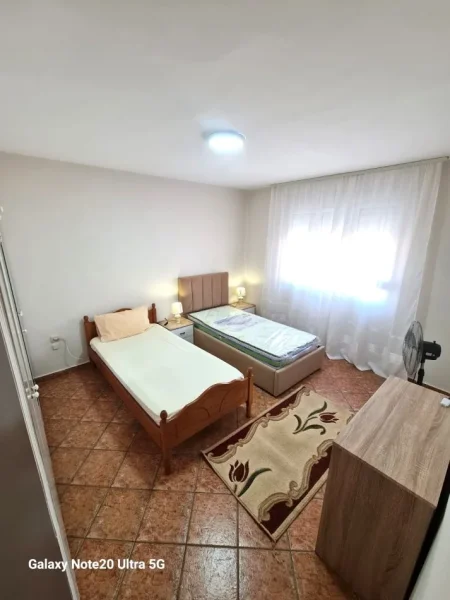Jepet me Qera Apartament 2+1 tek Rruga e Elbasanit  ,  550 Euro